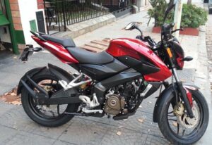 robo de moto Bajaj Rouser 200