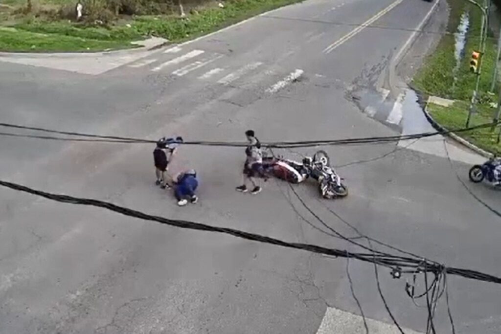 choque entre dos motos en san nicolas