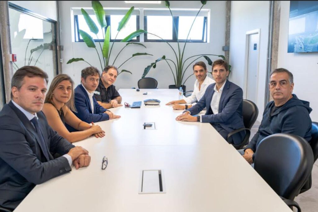 axel kicillof junto a el intendente de san nicolas santiago pasaglia