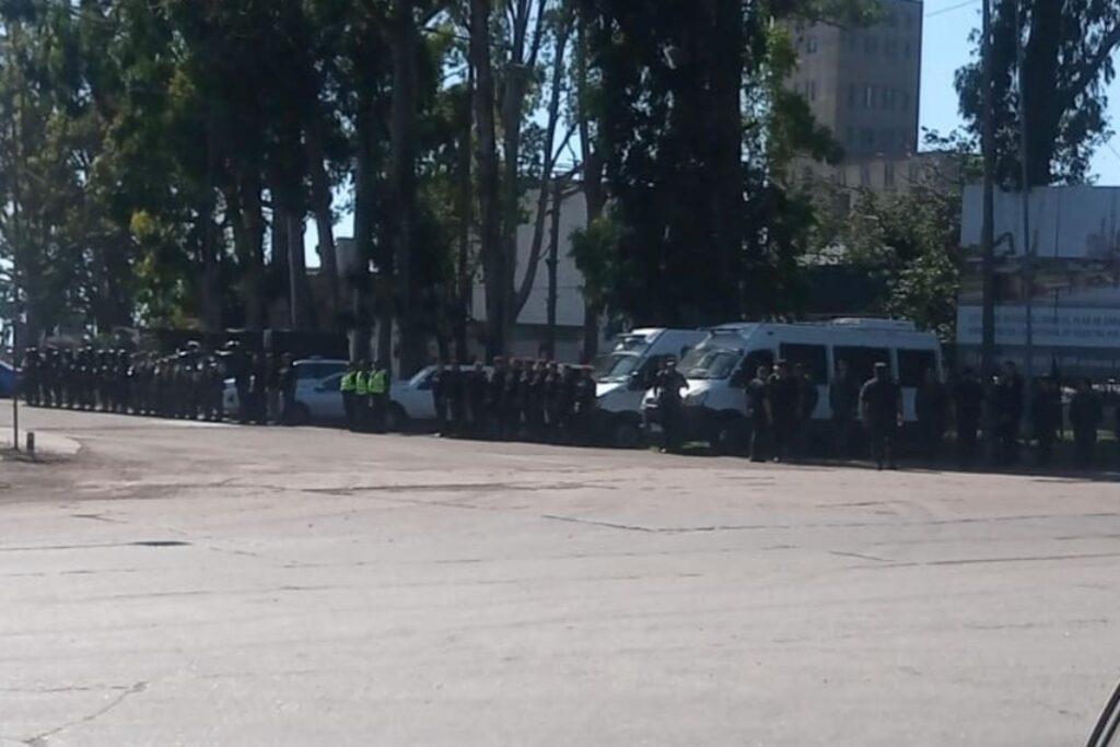 operativo policial por la visita del gobernador de la provincia de buenos aires a san nicolas