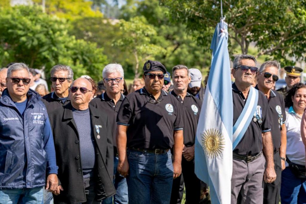 HOMENAJE A LOS HÉROES DE MALVINAS