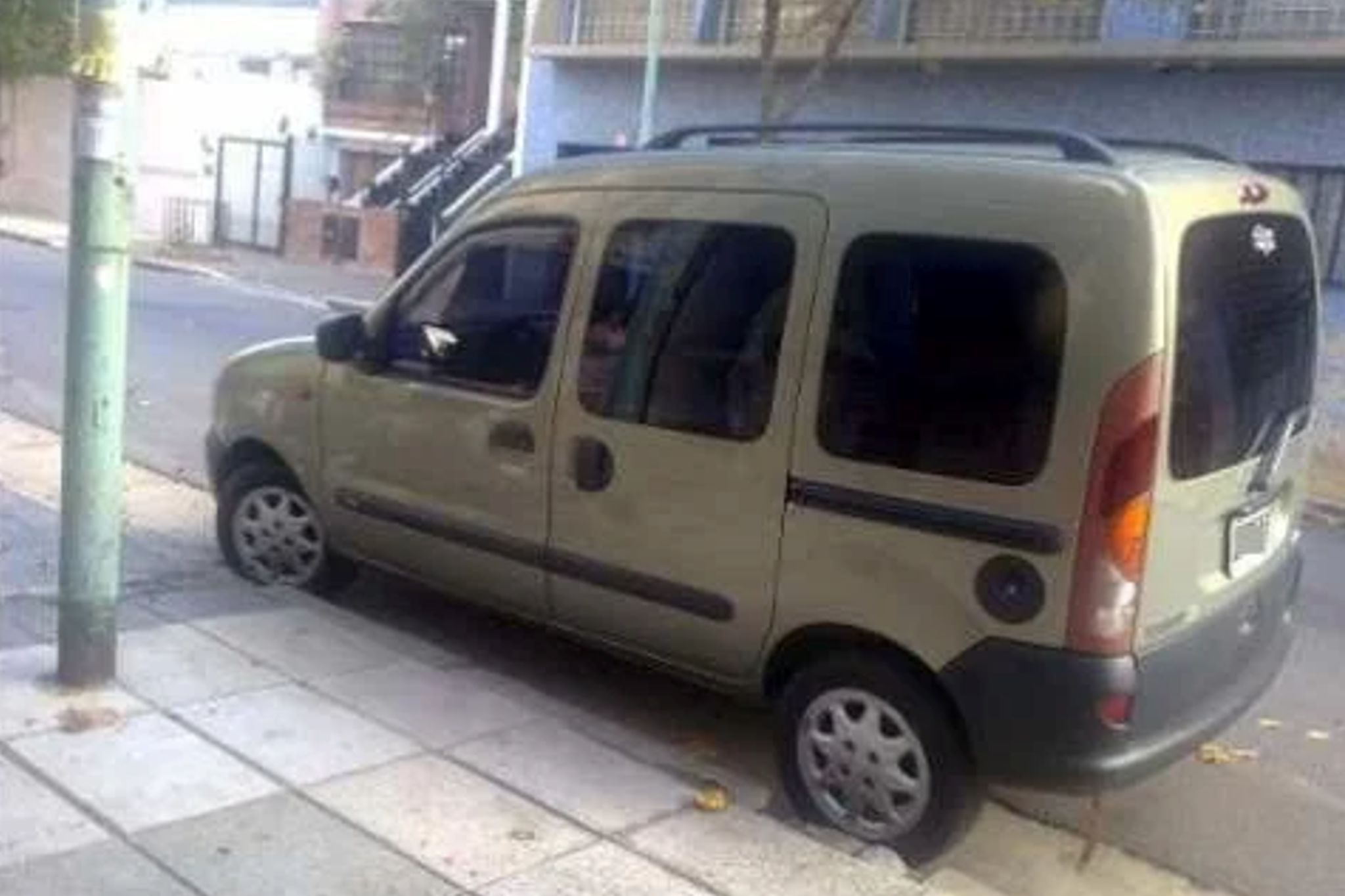 camioneta robada en san nicolas