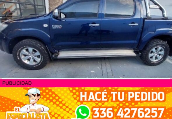 Toyota modelo Hilux color azul robada en san nicolas