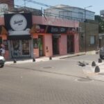 En la jornada del 9 de febrero de 2025, un accidente de tránsito interrumpió la circulación en la intersección de Chacabuco y Mitre, en pleno centro de San Nicolás.