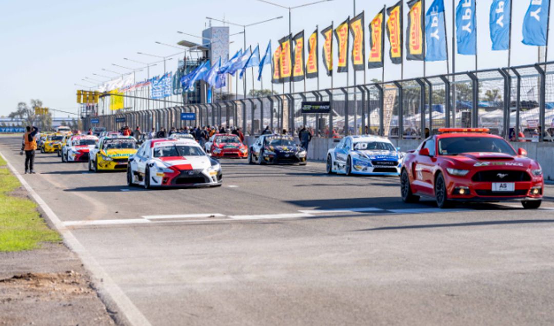 El próximo fin de semana, San Nicolás volverá a ser el epicentro del automovilismo argentino con la llegada de la 3º fecha del Campeonato Argentino de Top Race y la 2º fecha del Campeonato Argentino de Fórmula Nacional. Ambos certámenes se desarrollarán en el Autódromo San Nicolás, que ya se encuentra en perfectas condiciones para recibir a los fanáticos del deporte motor.