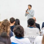 Esta mañana, el intendente Santiago Passaglia presidió la ceremonia de promesa de lealtad a la Constitución Nacional por parte de los alumnos de tercer año del nivel secundario del Colegio Don Bosco. El emotivo acto tuvo lugar en las instalaciones de la institución educativa, donde más de 70 estudiantes reafirmaron su compromiso cívico.