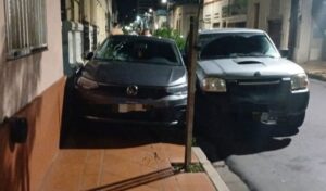 En la madrugada del domingo, se registró un accidente en calle Francia, entre Lavalle y L. Guruciaga, que dejó como saldo tres personas heridas.