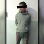 Un violento intento de robo terminó de manera inesperada en San Nicolás, cuando vecinos de la zona de Avenida Savio e Irigoyen detuvieron y golpearon a un hombre de 33 años que había arrebatado un teléfono celular a un joven de 19 años.