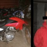 En un operativo realizado por personal del Destacamento La Emilia, se logró la detención de un hombre de 40 años que circulaba en una motocicleta Honda 150 cc color roja sobre la cual recaía un pedido de secuestro activo emitido por la UFI N.º 2 el pasado 1 de agosto de 2023, en el marco de una causa por robo.