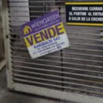 Un audaz robo se registró en la madrugada de este martes en un edificio ubicado en Mitre 481, pleno centro de San Nicolás. Según informó personal policial, un delincuente reventó el portón de ingreso de la cochera del complejo de departamentos y sustrajo una motocicleta 110 cc.