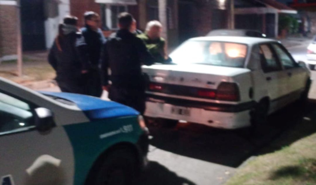 Un curioso episodio ocurrió en San Nicolás cuando un vecino denunció el robo de su automóvil, pero en realidad lo había dejado estacionado y se olvidó dónde. El hecho generó un rápido despliegue policial y terminó con un inesperado final.
