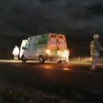 En la madrugada de este viernes 27 de junio, un dramático episodio conmocionó a San Nicolás. En la intersección de la Ruta 188 y la autopista, un joven en un profundo estado de crisis emocional, intentó quitarse la vida arrojándose desde el puente, pero fue rescatado de milagro por personal de la Unidad Táctica de Operaciones Inmediatas (UTOI).