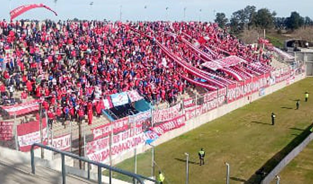 Unión de Santa Fe logró una importante victoria frente a Rosario Central en el Estadio San Nicolás, donde se disputaron los 16avos de final de la Copa Argentina. En un partido parejo, con escaso brillo y pocas emociones en los 90 minutos, todo se resolvió en la definición desde los doce pasos, en la que el Tatengue se impuso por 3 a 1.