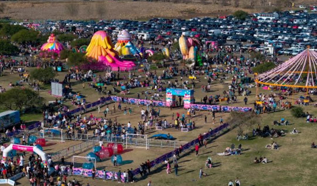 Más de 1.200.000 personas ya disfrutaron del Festival Río, el evento de invierno más grande de la región, que se desarrolla en el Eco Parque de San Nicolás y continúa batiendo récords de asistencia durante el receso escolar.