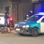 Durante la madrugada de este sábado 20 de julio, se registró un grave accidente de tránsito en la ciudad de San Nicolás, que dejó como saldo a un joven hospitalizado con lesiones de consideración. El hecho ocurrió por causas que aún se investigan y fue caratulado como "Lesiones culposas".