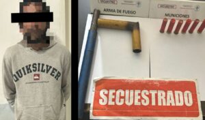En la jornada del lunes 25 de agosto, personal del Comando de Patrullas de San Nicolás aprehendió a un hombre de 37 años acusado de amenazar de muerte a su pareja con un arma de fuego de fabricación casera.