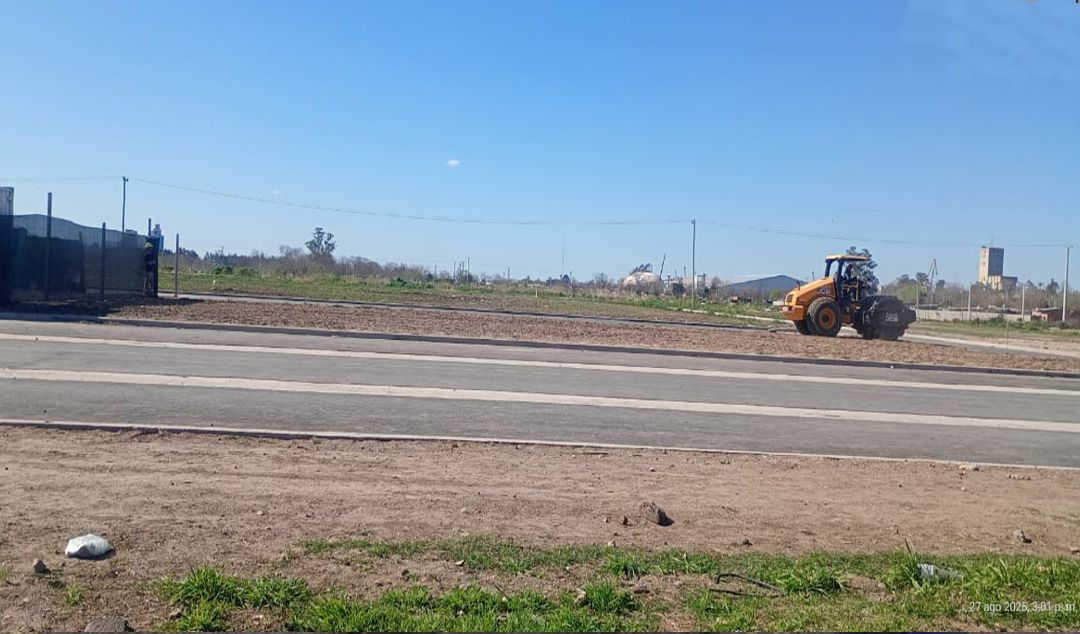 En San Nicolás ya se pueden observar las primeras máquinas trabajando en el terreno donde se levantará la tan esperada sala de cine de la ciudad. La obra, que comenzó esta semana, generó gran expectativa entre los vecinos que celebraron la iniciativa como una alternativa de entretenimiento muy necesaria en la región.