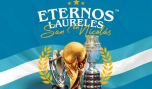 A casi tres años de aquel histórico momento en el que todos los argentinos nos unimos en un solo grito de gol, San Nicolás vivirá una jornada única. El próximo sábado 23 de agosto, en el Estadio San Nicolás, se presentará la muestra “Eternos Laureles”, donde los vecinos podrán fotografiarse con los trofeos más importantes obtenidos por la Selección Argentina en los últimos años.