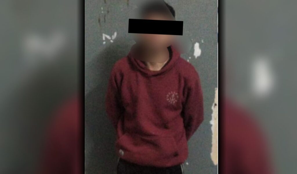 Un grave episodio de violencia de género ocurrió en la localidad de La Emilia, donde un hombre fue detenido tras agredir brutalmente a su expareja de 21 años.