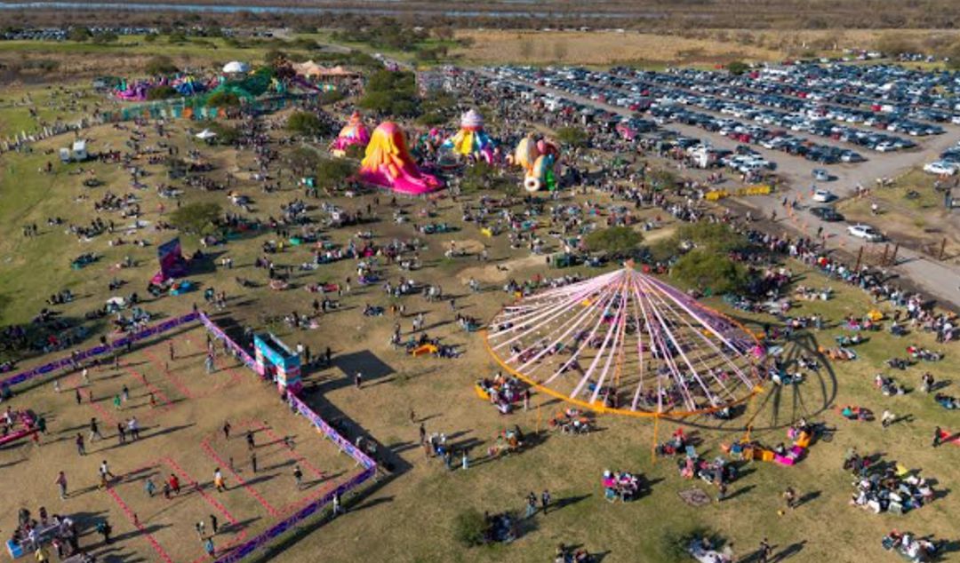 El Festival Río cerró su segunda edición con un éxito sin precedentes: más de 2 millones de visitantes disfrutaron durante un mes de las propuestas del Eco Parque San Nicolás, consolidando al evento como el gran atractivo de las vacaciones de invierno en toda la región.