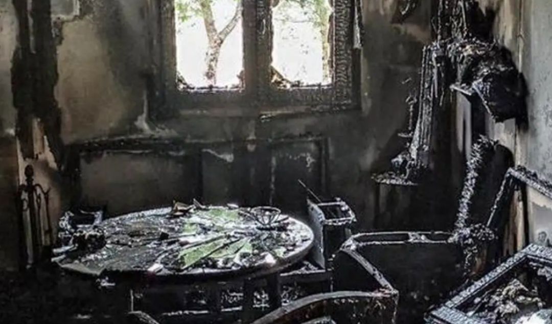 Una familia nicoleña lo perdió todo a raíz de un voraz incendio que destruyó por completo su vivienda. Tras el siniestro, quedaron sin absolutamente ninguna de sus pertenencias, y ahora apelan a la solidaridad de la comunidad para poder salir adelante.