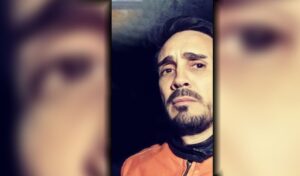 Tras varios días de intensa agonía, falleció en el Hospital San Felipe Ana María Benedito, de 72 años, quien había sido brutalmente atacada a balazos por su propio hijo, Lucas Somoza, en un hecho que conmocionó a toda la ciudad.