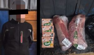 Un insólito hecho de inseguridad ocurrió en San Nicolás cuando un hombre de 50 años fue sorprendido intentando robar mercadería en un supermercado ubicado en calle Cochabamba al 350. El sospechoso ocultó dos trozos de carne entre sus partes íntimas, pero su maniobra fue descubierta y terminó aprehendido por la policía.