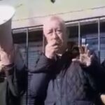 El personal contratado de la planta Ternium en San Nicolás mantiene un paro por tiempo indeterminado en reclamo de mejoras salariales. La medida de fuerza es encabezada por el secretario general de la Unión Obrera Metalúrgica (UOM) San Nicolás, Naldo Brunelli, quien remarcó que el pedido de los trabajadores “es justo y crucial para la economía de nuestras familias”.