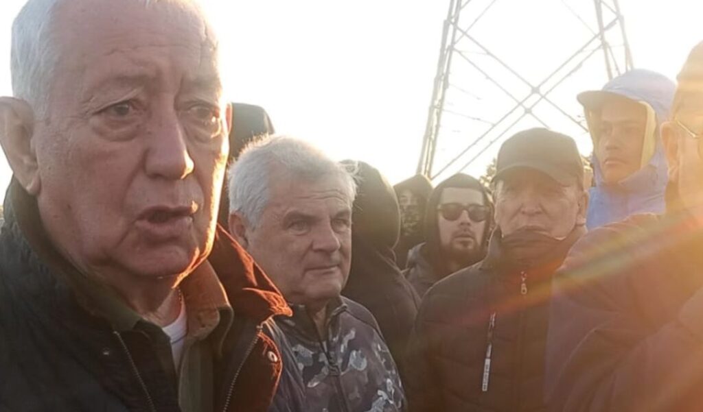 El Sindicato de Seguridad Privada, bajo la conducción de Roberto Mamoli, anunció su apoyo a la movilización que llevarán adelante mañana los trabajadores metalúrgicos en San Nicolás. “Viene por nuestros derechos. Nadie está exento, por eso creemos que el movimiento obrero tiene que estar más unido que nunca”, expresó Mamoli.