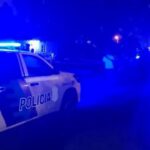 Un nuevo episodio de violencia se registró en las últimas horas en el barrio Las Mellizas, donde un hombre fue apuñalado tras una discusión con su inquilino. El hecho ocurrió en la intersección de las calles Verdi y Strauss, generando gran conmoción entre los vecinos de la zona.