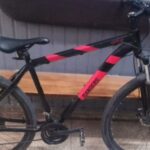 Efectivos policiales de San Nicolás informaron el hallazgo de una bicicleta que había sido abandonada en la vía pública y buscan dar con su legítimo propietario. El hecho ocurrió el pasado 26 de septiembre en avenida Moreno al 200, cuando personal del Comando de Patrullas observó a un menor dejar el rodado en el lugar y retirarse de manera apresurada.