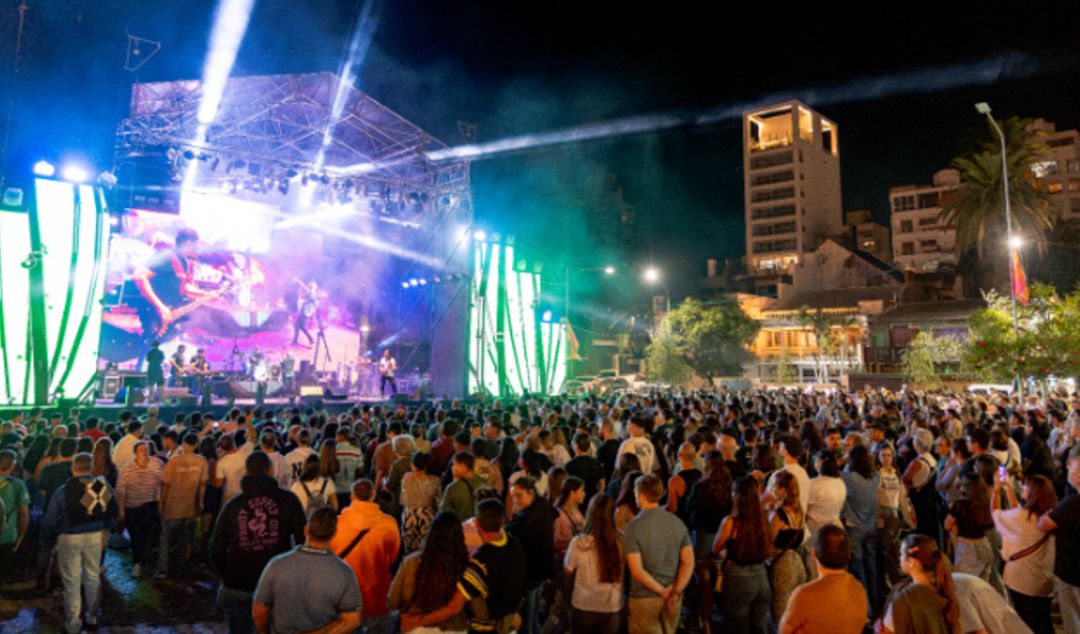 Del 9 al 12 de octubre, San Nicolás será sede de una nueva edición del Festival RICO, el encuentro gastronómico más esperado de la región. El evento volverá a realizarse en el tradicional Empedrado de la Costanera, con una propuesta que combina la mejor cocina local, música en vivo y una puesta en escena que promete sorprender a todos los asistentes.