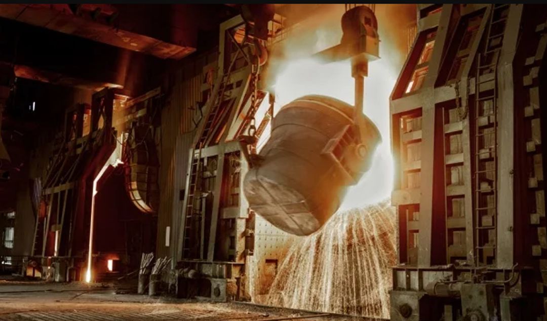 La situación en la planta de Ternium San Nicolás alcanzó un escenario límite luego de que en las últimas horas se realizara la última colada en el alto horno, anticipando su inminente apagado. La decisión se da en el marco del conflicto que la empresa mantiene con los trabajadores tercerizados, quienes reclaman una recomposición salarial desde hace más de catorce días.