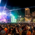 Esta noche, el Empedrado de la Costanera será el epicentro del cierre de la novena edición del Festival RICO, el evento gastronómico más importante de la región, que culmina con una jornada llena de música, sabores y diversión para toda la familia. El gran cierre estará a cargo del grupo Play, una de las bandas más convocantes del momento.