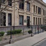 En una jornada marcada por la rapidez y la organización, las elecciones cerraron este domingo con un balance positivo en cuanto a la dinámica del proceso. Según se informó, la implementación del sistema de boleta única permitió agilizar notablemente la votación, reduciendo los tiempos de espera y facilitando el control en cada una de las mesas.