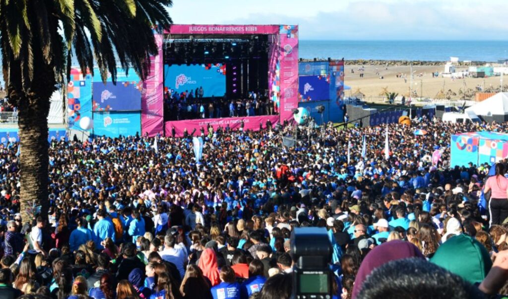 El contingente de representantes de San Nicolás tuvo una destacada participación en los Juegos Bonaerenses 2025, logrando sobresalir en diversas disciplinas tanto artísticas como deportivas y consolidando una gran actuación en esta nueva edición del tradicional certamen provincial.