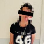 Una mujer de 45 años fue detenida en San Nicolás luego de presentarse en el domicilio de su hija de 18 años, a pesar de tener una orden de restricción vigente que le prohíbe acercarse. El hecho ocurrió el 19 de octubre en la zona de Italia y Bogado, y fue intervenido por personal del Comando de Patrullas tras un llamado al 911.