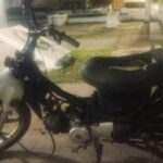 Efectivos del Comando de Patrullas de San Nicolás lograron recuperar una motocicleta que había sido denunciada como robada, la cual fue hallada abandonada en la vía pública durante la jornada del domingo.