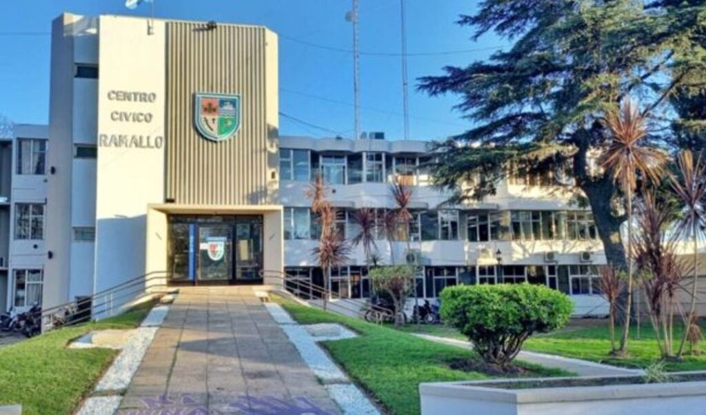 Crece el malestar entre los trabajadores de la Patrulla Preventiva de Ramallo, quienes anunciaron que podrían realizar un acampe en la puerta del municipio en reclamo por la precarización laboral que denuncian estar sufriendo y por la falta de respuestas del intendente Mauro Poletti ante un pedido de mejora salarial.