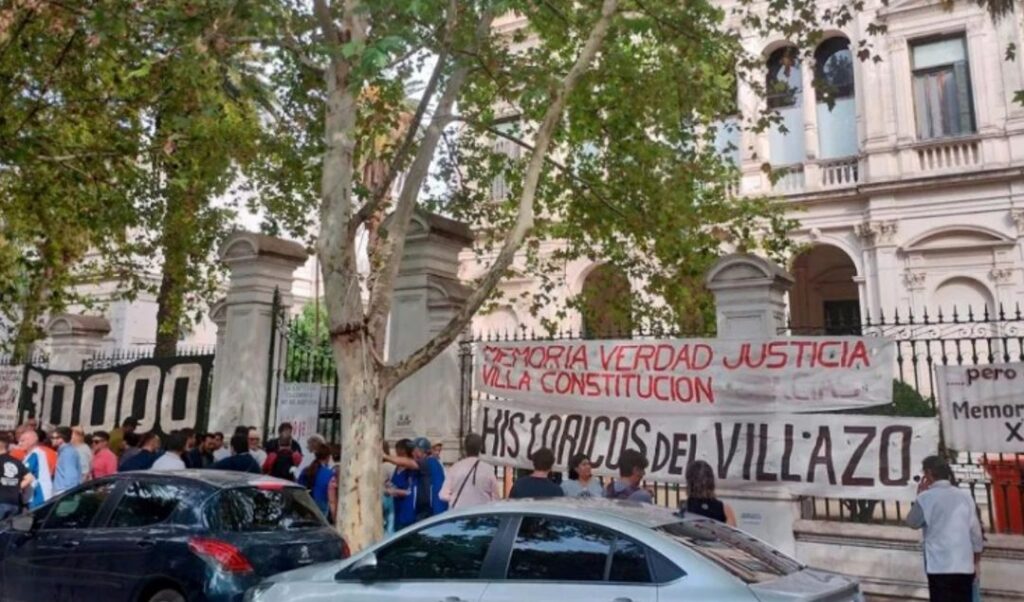 En el tramo final del extenso juicio por la causa “El Villazo”, el abogado defensor Dr. Hernán Kovacevich, representante de los policías federales Juan Carlos Romero, Carlos Brest, Vicente Valdez y Bernardino Sambrana, sostuvo en su alegato que “se hizo justicia” al demostrarse la inexistencia de pruebas directas que los vincularan con los hechos investigados.
