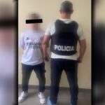 El joven de 22 años acusado de asesinar a Javier Martínez fue aprehendido en la intersección de Ferreyra y Beltrán, en la localidad de La Emilia, tras un operativo certero llevado adelante por las fuerzas policiales. El detenido enfrentará cargos por homicidio, luego de ejecutar a Martínez de un disparo en el rostro en plena vía pública.