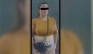 Un nuevo episodio de violencia ocurrió este 22 de noviembre en una vivienda ubicada en Bolívar al 200, donde una mujer de 41 años agredió físicamente a su ex pareja luego de enterarse de una presunta infidelidad. El hecho motivó un llamado al 911 por parte de vecinos que escucharon la discusión y solicitaron la intervención policial.