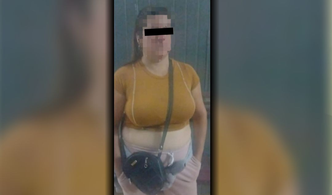 Un nuevo episodio de violencia ocurrió este 22 de noviembre en una vivienda ubicada en Bolívar al 200, donde una mujer de 41 años agredió físicamente a su ex pareja luego de enterarse de una presunta infidelidad. El hecho motivó un llamado al 911 por parte de vecinos que escucharon la discusión y solicitaron la intervención policial.