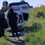 Un accidente vial se registró sobre la Ruta Nacional 188, en el tramo comprendido entre Rojo y Campo Salles, donde una utilitaria que realizaba reparto de pan terminó volcando por circunstancias que aún se encuentran bajo investigación.