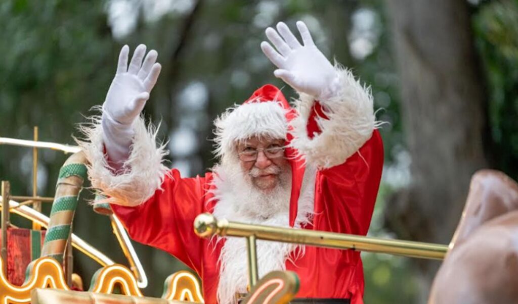 La magia de la Navidad comienza a sentirse en San Nicolás y, como cada año, Papá Noel será uno de los grandes protagonistas. El encendido del arbolito en el Paseo Costanero marcará el inicio de las actividades festivas y será el primer momento en el que los niños podrán acercarse para sacarse una foto y entregarle en mano su cartita.