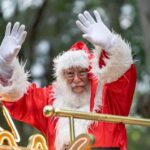 La magia de la Navidad comienza a sentirse en San Nicolás y, como cada año, Papá Noel será uno de los grandes protagonistas. El encendido del arbolito en el Paseo Costanero marcará el inicio de las actividades festivas y será el primer momento en el que los niños podrán acercarse para sacarse una foto y entregarle en mano su cartita.