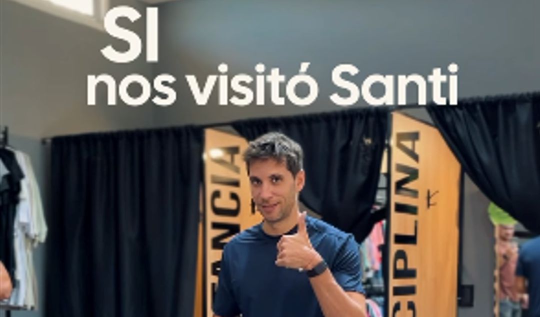 El comercio de ropa deportiva Ground Sports 11, ubicado en la ciudad de San Nicolás, registró un notable incremento en sus ventas luego de recibir la visita del intendente Santiago Passaglia, quien se acercó al local para conocer la historia de un matrimonio emprendedor que apostó al desarrollo comercial en la ciudad.