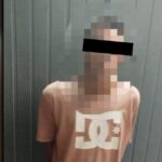 Un violento episodio de maltrato y disturbios se registró en una vivienda de San Nicolás, donde un joven fue aprehendido luego de ocasionar daños en la propiedad de su ex pareja.