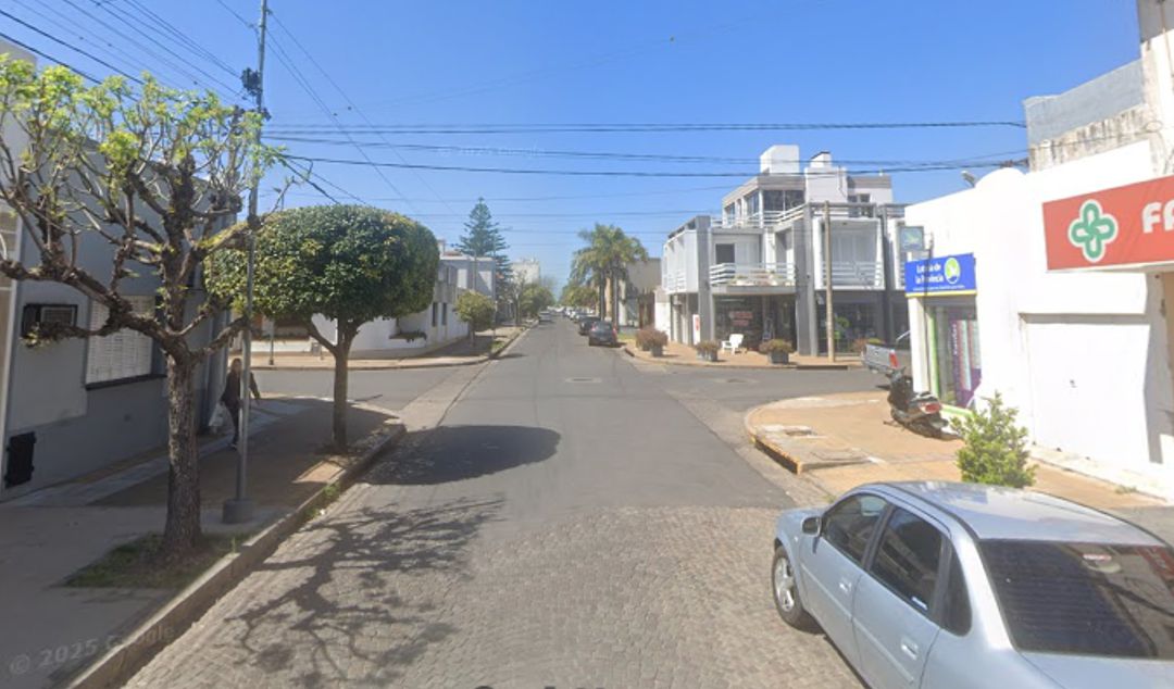 Un nuevo hecho delictivo protagonizado por un menor volvió a generar preocupación en la ciudad. En esta oportunidad, un adolescente de 16 años fue aprehendido tras intentar ingresar de manera violenta a una vivienda ubicada en calle Alvear al 200.