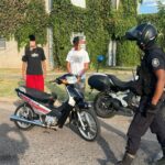 En respuesta a reiteradas denuncias de vecinos por ruidos molestos y disturbios, el municipio y las autoridades policiales llevaron adelante un mega operativo de control de motos, denominado “Operativo Saturación Sur”, con el objetivo de prevenir hechos ilícitos y contravenciones.